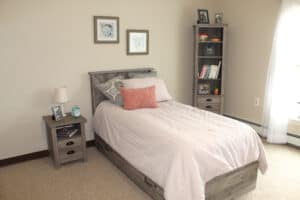 https://www.goddardhouse.org/wp-content/uploads/2021/02/Cape-model-bedroom-300x200.jpg